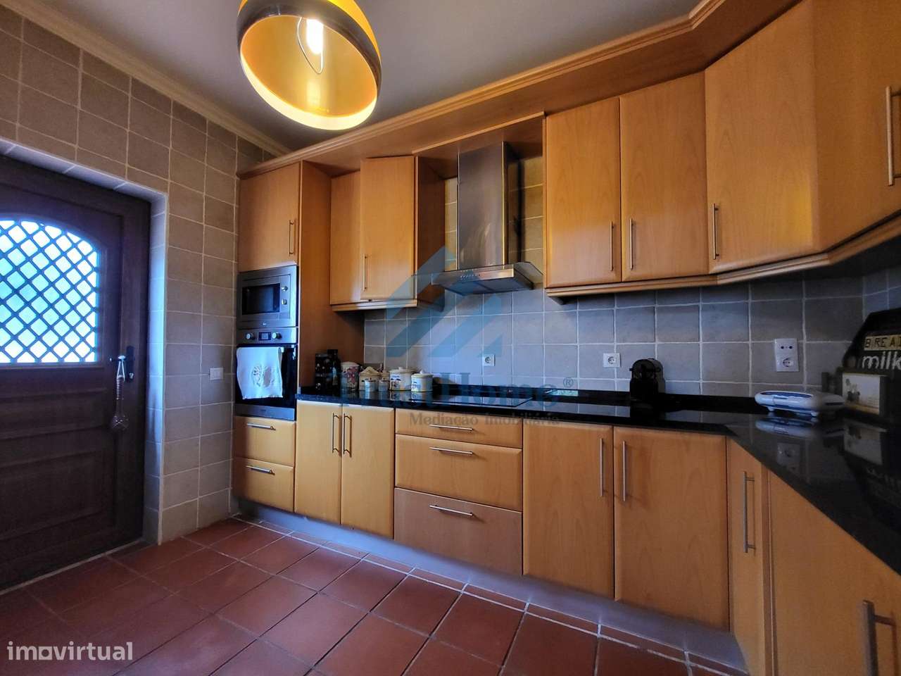 MoradiaV5 com jardim, piscina e ginásio no centro de Coruche-11