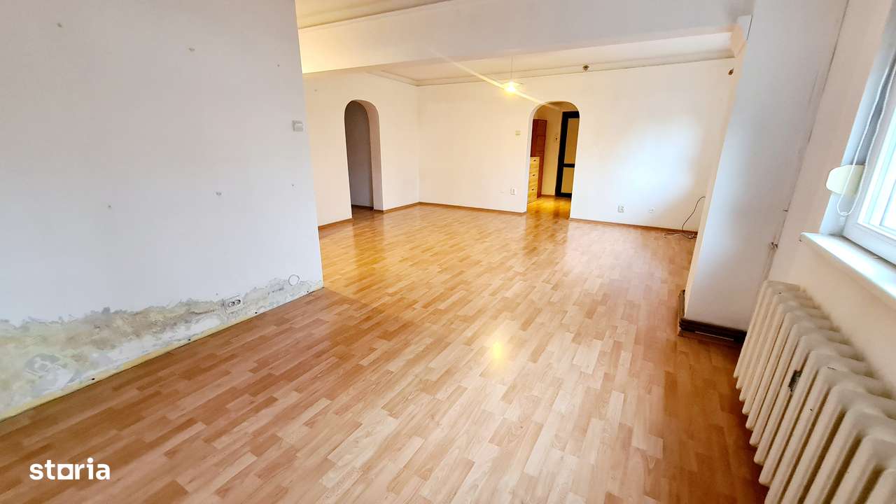 Inchiriez apartament 3 camere nemobilat zona Micalaca - ID : RH-43738 - Imagine principală: 3/15