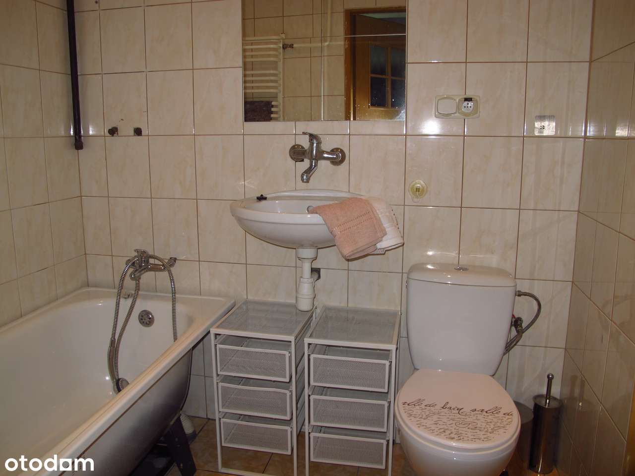 Funkcjonalnie urządzona kawalerka do zamieszkania oś Szkolne Nowa Huta-5