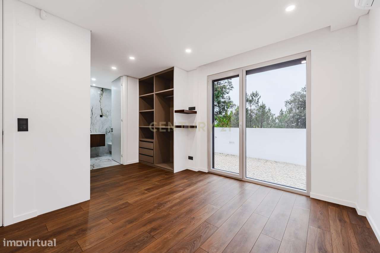 Moradia T3 Nova com Piscina em Palmela - Urbanização calma junto à A33-14