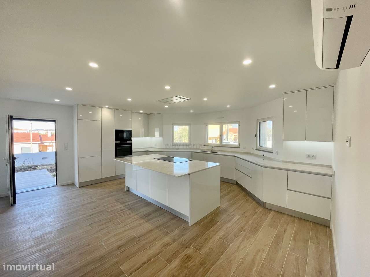 Moradia nova T6 na Ventosa - Torres Vedras-4