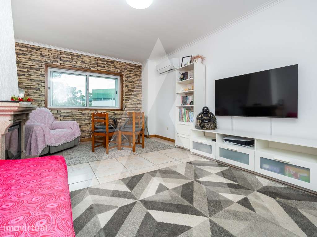 Apartamento T2 no Último Piso com Garagem Fechada - A 5 min de Sant...-3