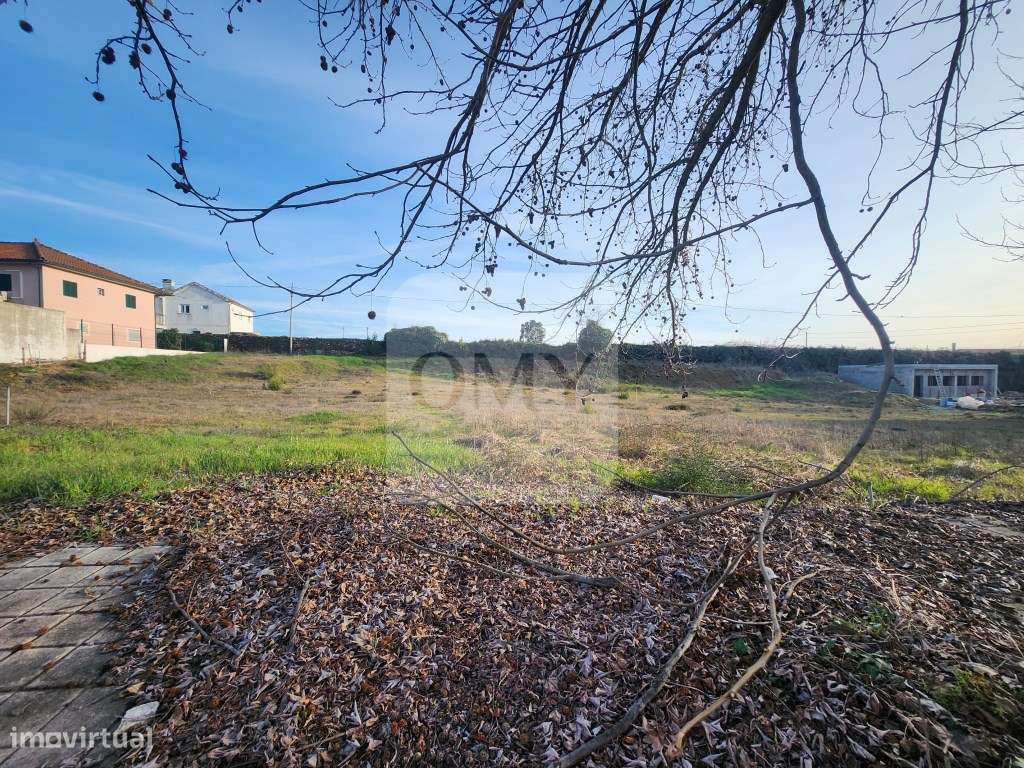 Lote com Projeto Aprovado para Moradia Unifamiliar - Grande imagem: 2/7