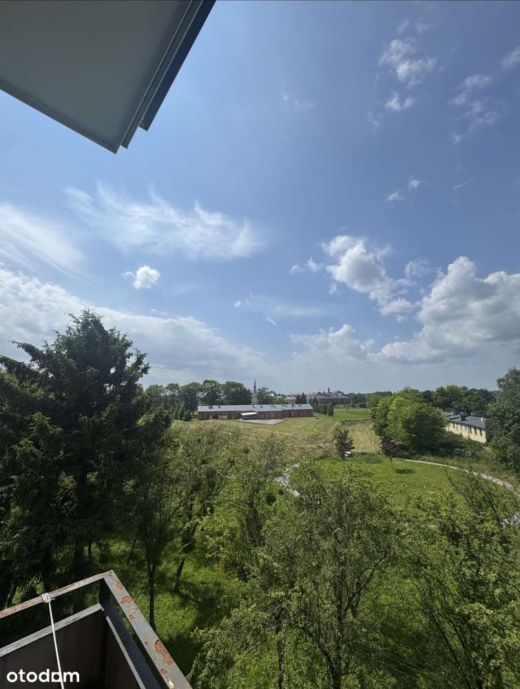 Przestronne 4-pokojowe mieszkanie z balkonem - Pełny obrazek: 1/9