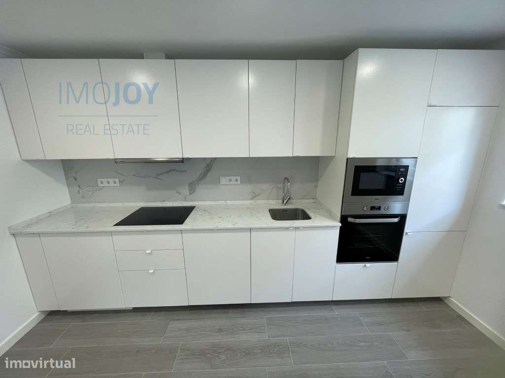 Fantástica Moradia Bi-Familiar Remodelada em Queijas - Grande imagem: 4/60