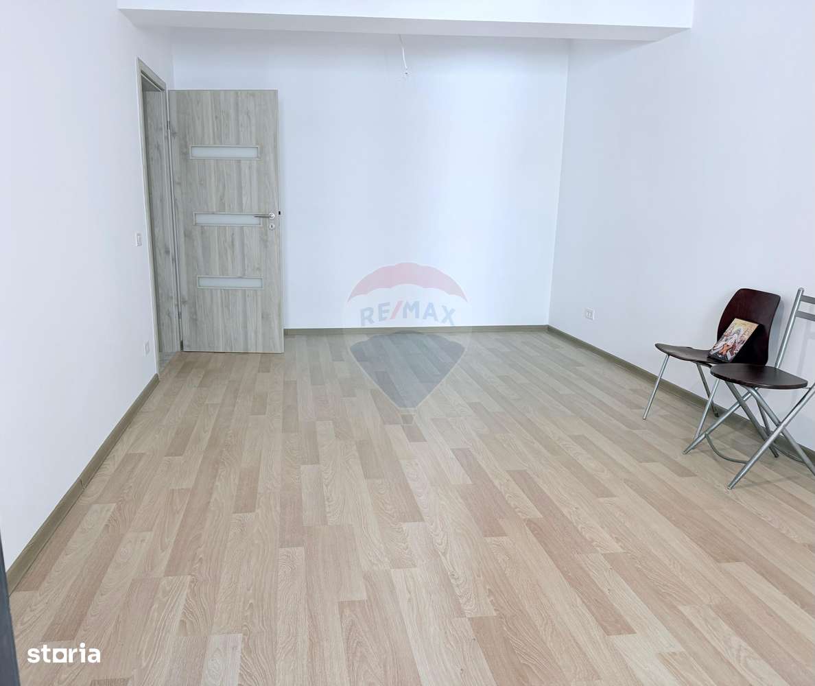 Apartament spațios cu 2 camere de vânzare în zona Obor-4