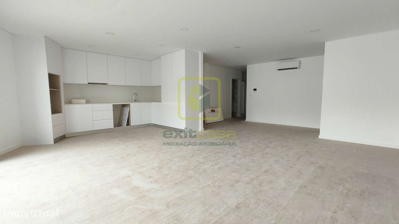 Apartamento T3 Duplex Com Terracos Em Aveiro