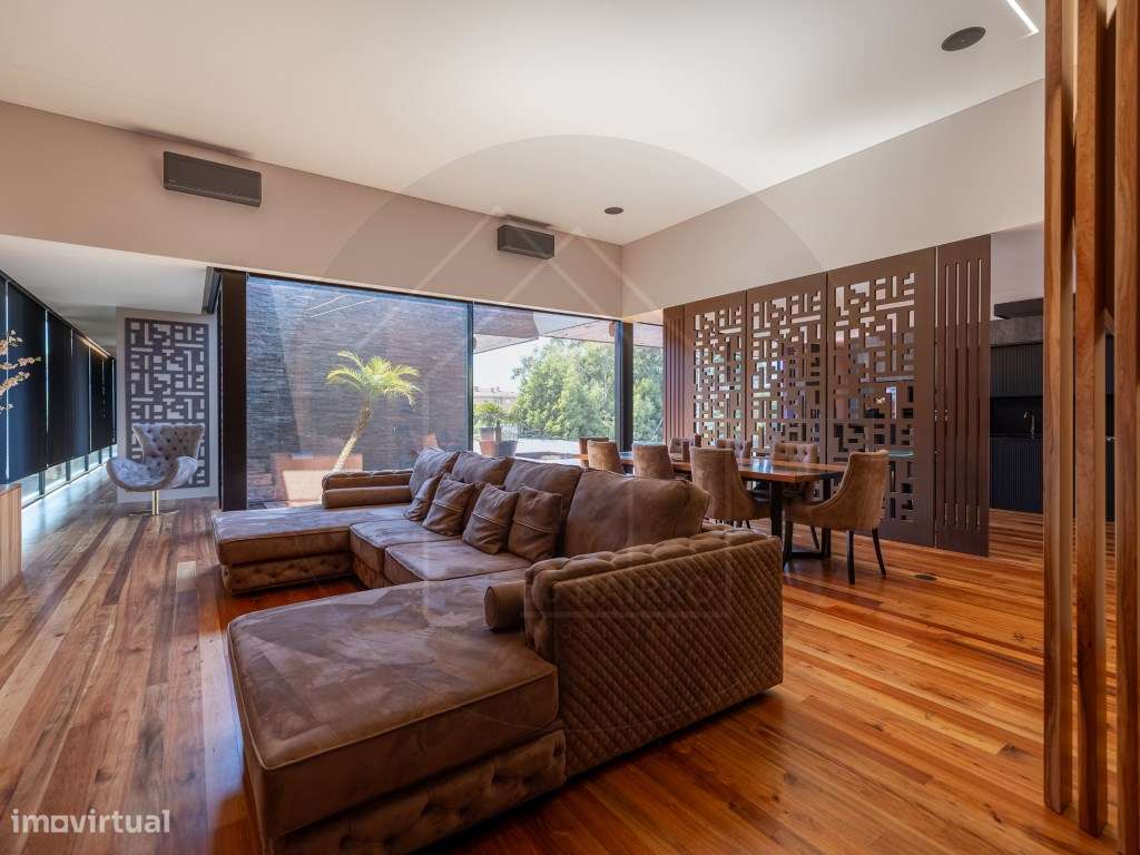 Moradia T6, térrea contemporânea, piscina, terraços e jardim junto ...-15