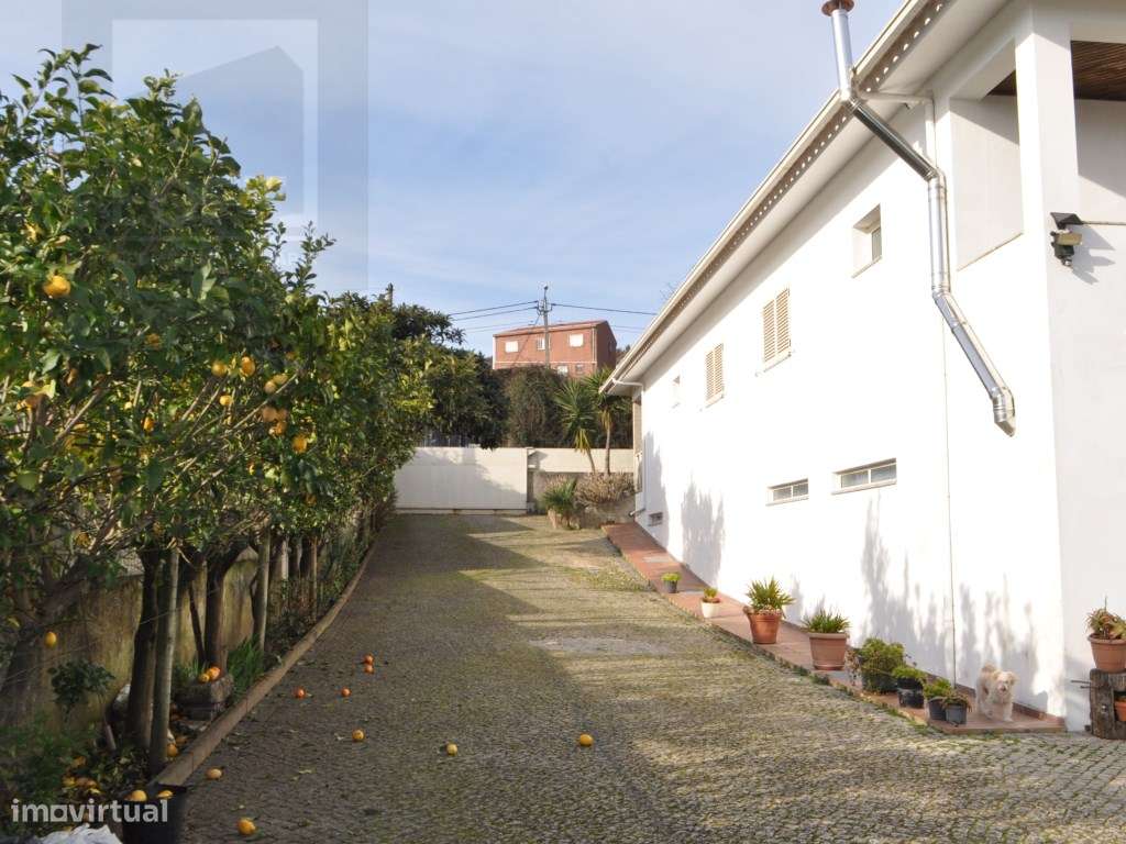 Moradia V4 em Candoso S.Santiago e Mascotelos-41