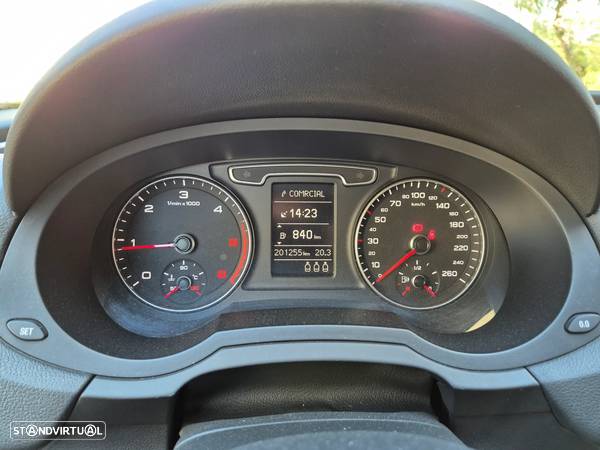 Audi Q3 2.0 TDi Attraction - 9