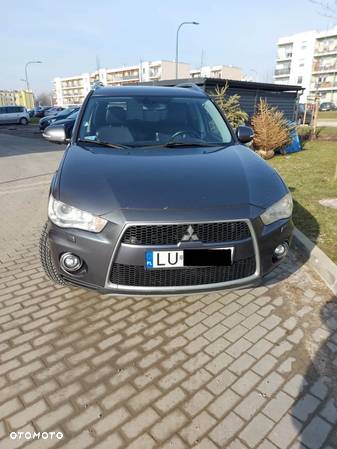 Mitsubishi Outlander - 1