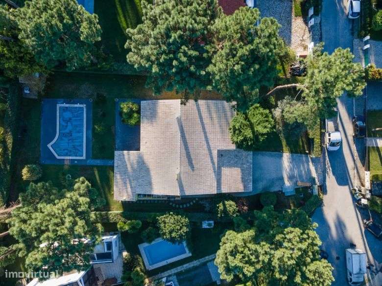 Moradia Independente T4 na Herdade da Aroeira com piscina, garagem a 2-50