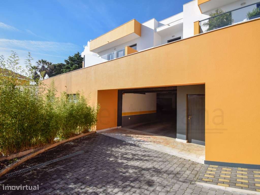 FANTÁSTICO T3 COM TERRAÇO E VISTA DESLUMBRANTE NA PAREDE - CASCAIS-27