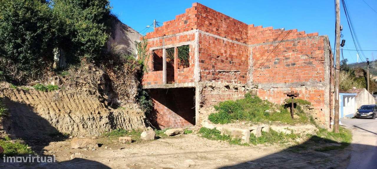 Moradia em fase construção em Ribeira de Matacães (Torres Vedras) - Grande imagem: 4/14