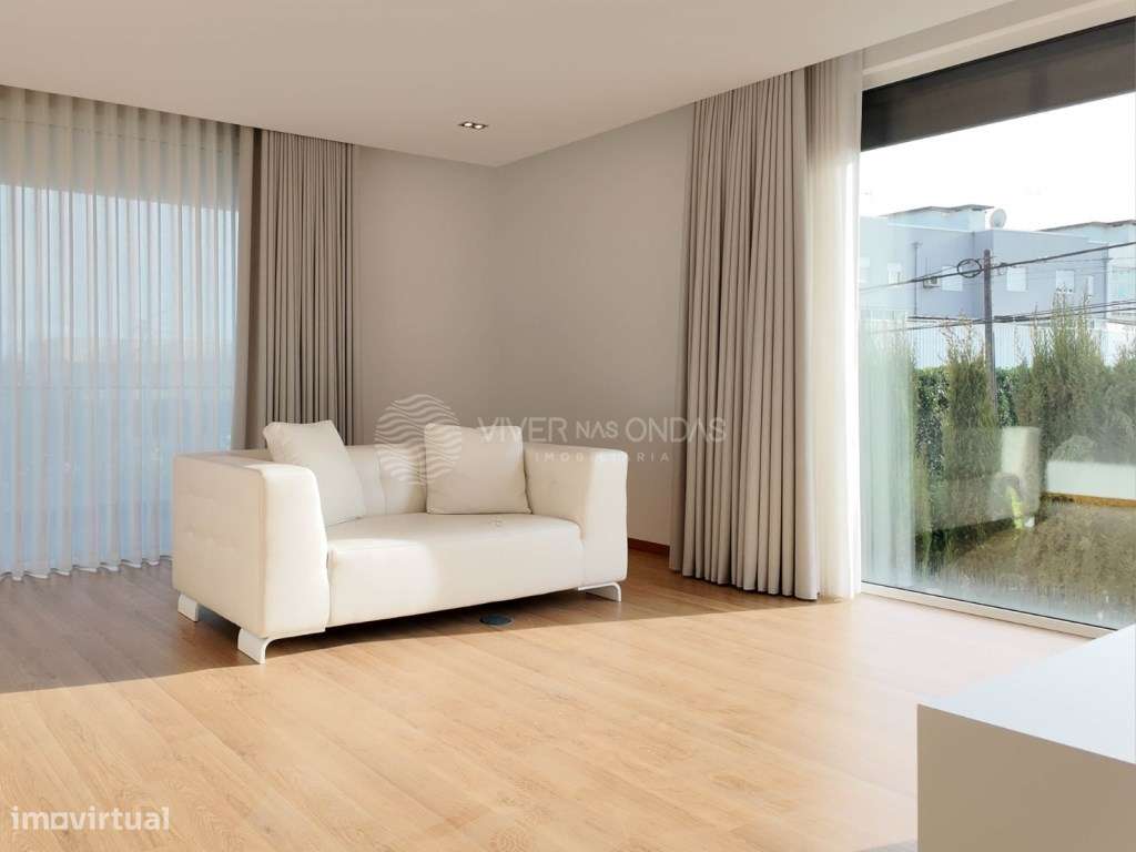 Luxuosa Moradia com 548 m2 - Premium com Piscina - 25 minutos do PORTO-29