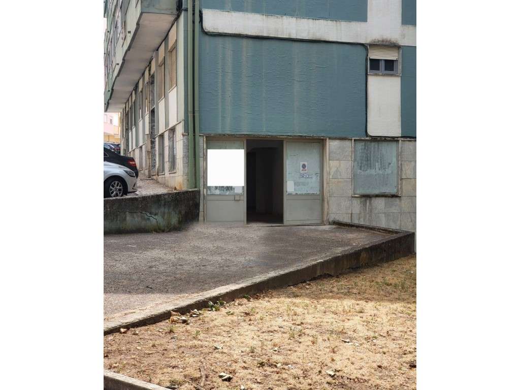 Loja Espaçosa em Agualva - Cacém | 210 m² | - Grande imagem: 5/10