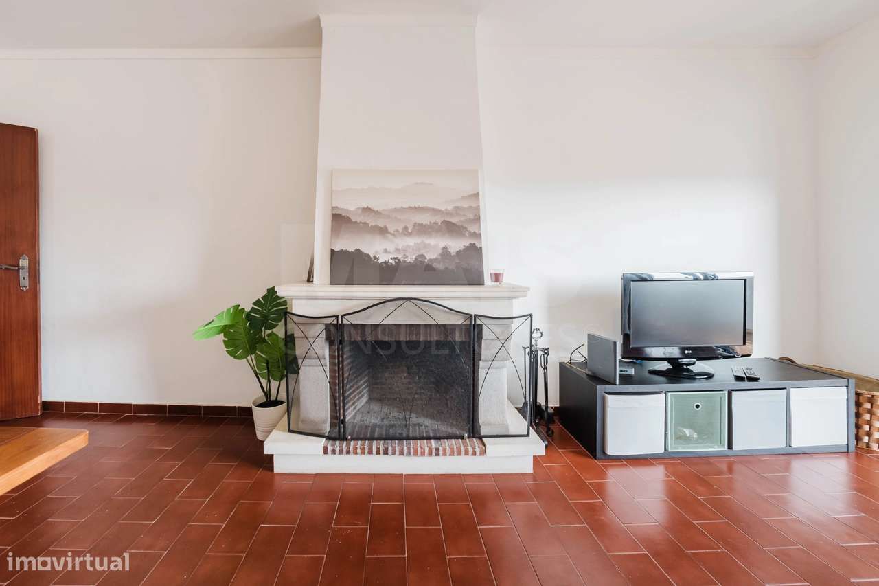 Apartamento T2 com Sótão e Varanda junto à Praia do Baleal-9