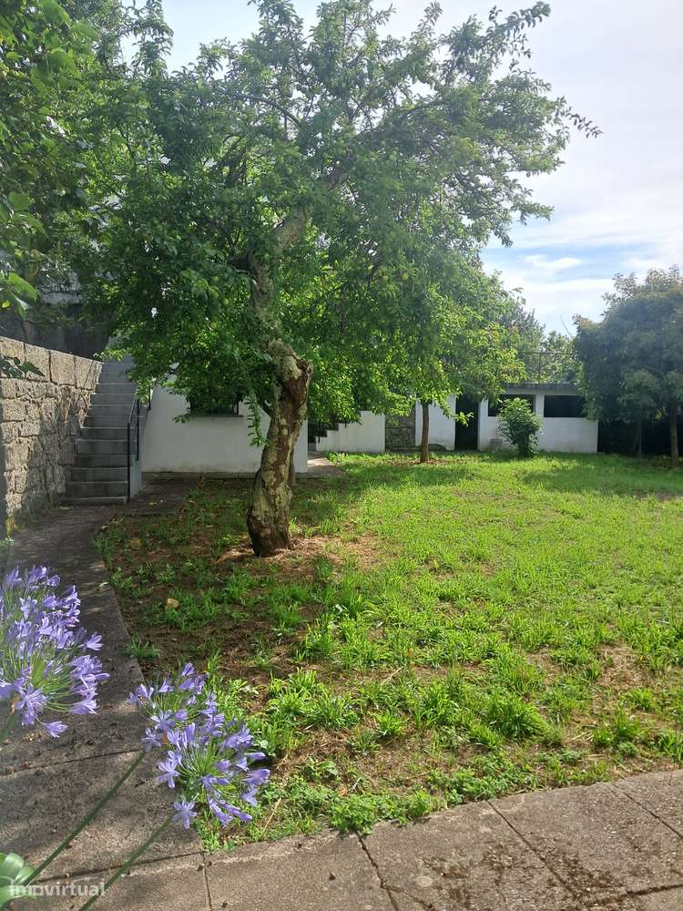 Moradia T3 com logradouro e vista rio-Caminha-19