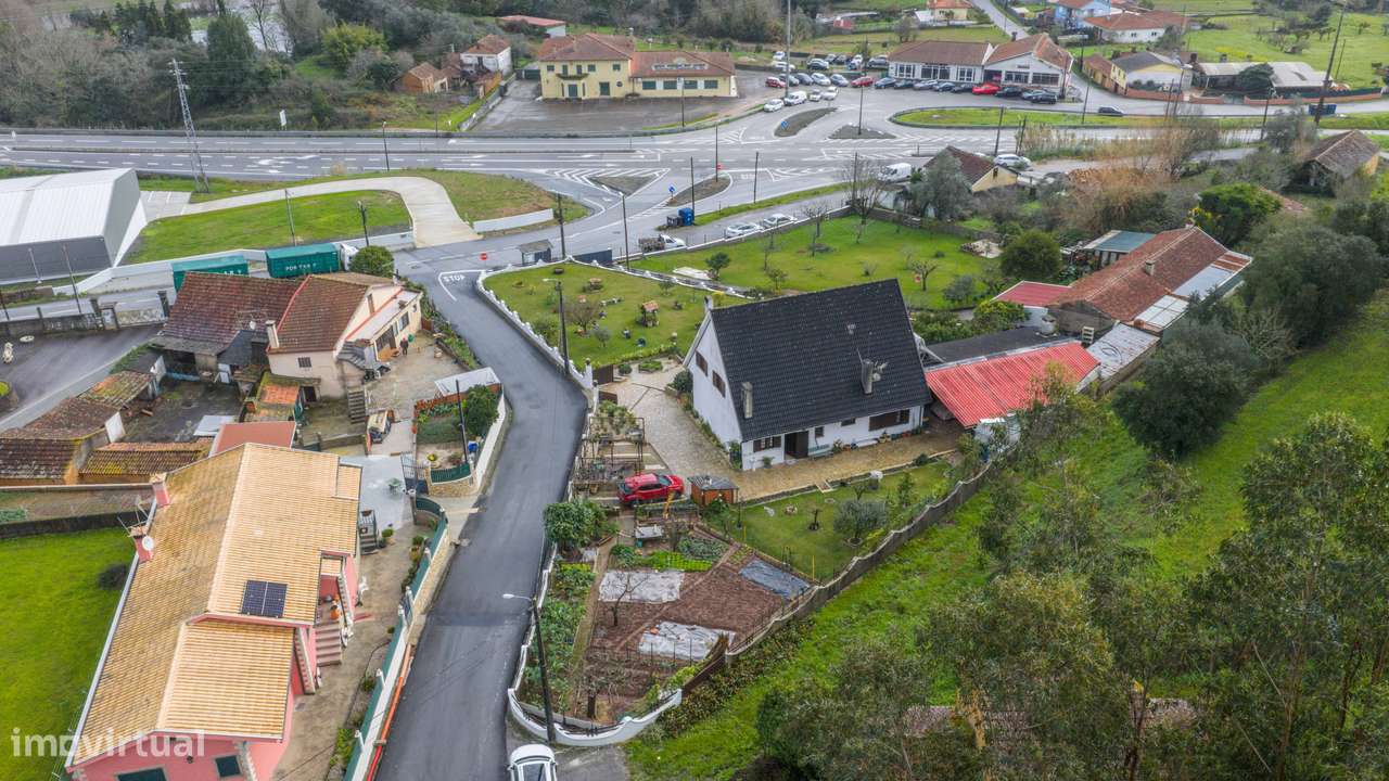 Moradia T4 de Arquitetura Francesa em Serém – Macinhata de Vouga-34