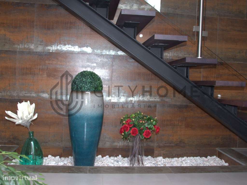 Moradia T5 com vista panorâmica de 180º sobre o mar em Loulé-9