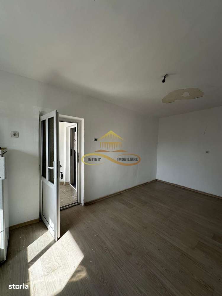 Casa batraneasca cu 800 mp teren de vanzare in Tache / Bacau-13