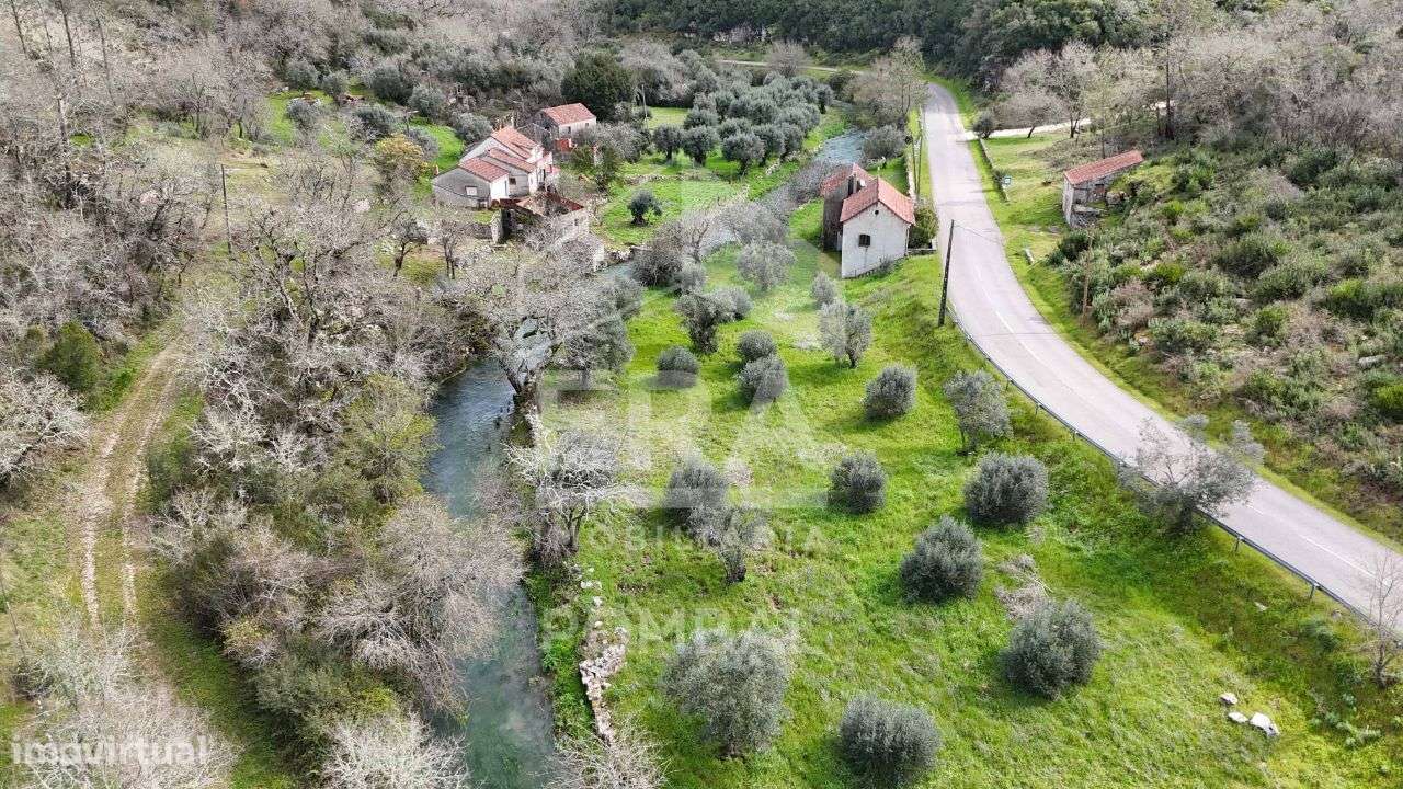 Moradia T4 inseridas num terreno com 27.495m2-22