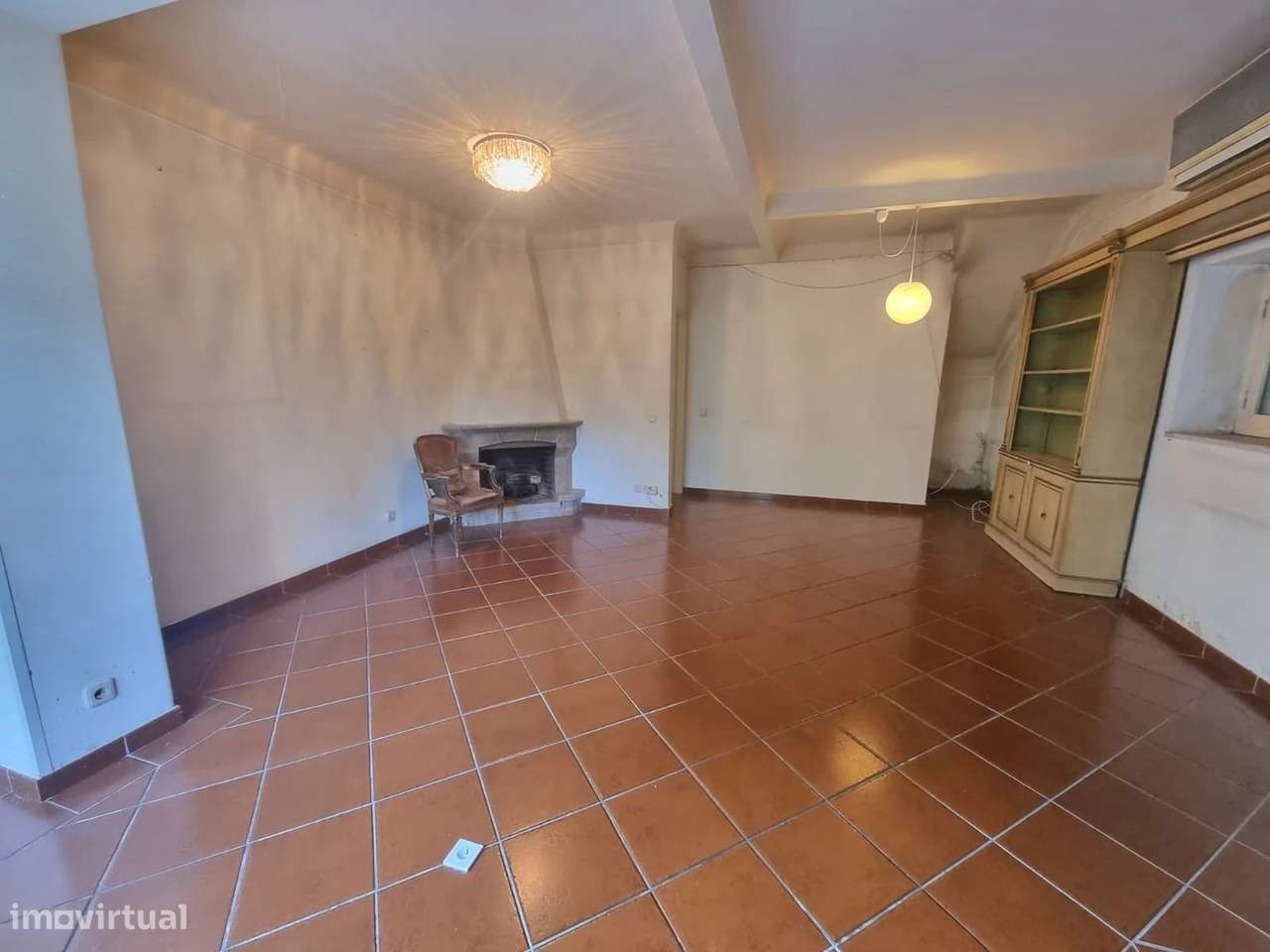 Prédio com 3 apartamentos T2, com Terraço e Jardim na Costa da Caparic-6