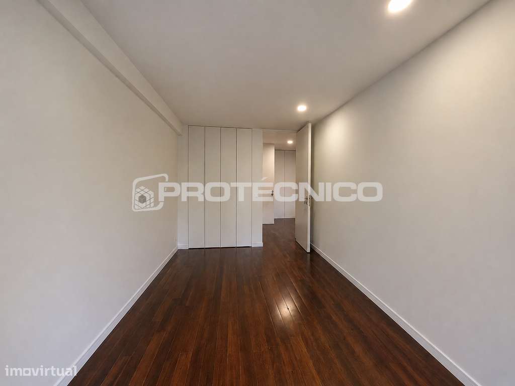 T2 com Excelentes Áreas - Urb. Souto do Rio-11