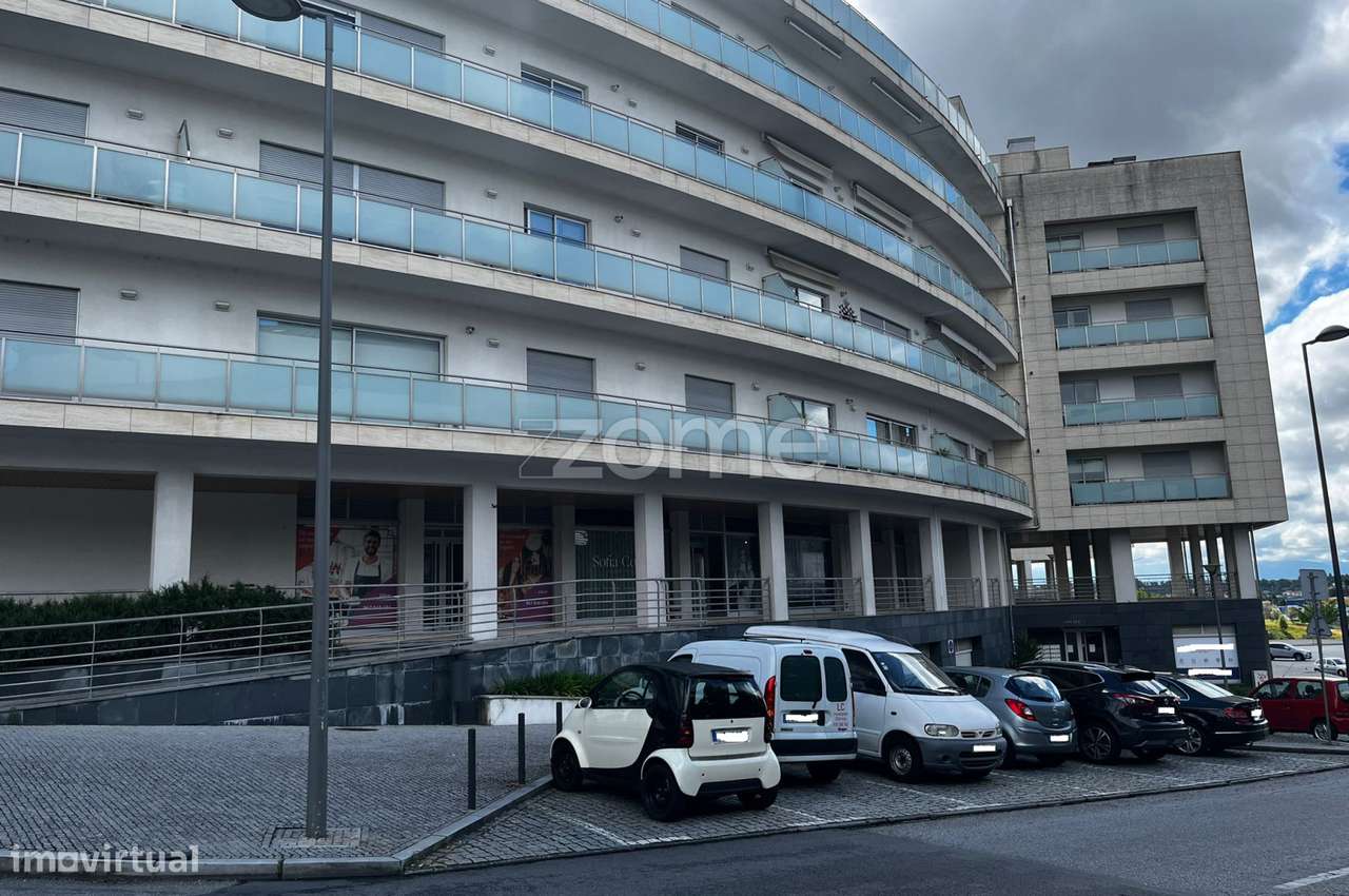 Excelente Loja Comercial Quinta da Alagoa I Próximo ao Palácio do G... - Grande imagem: 4/15