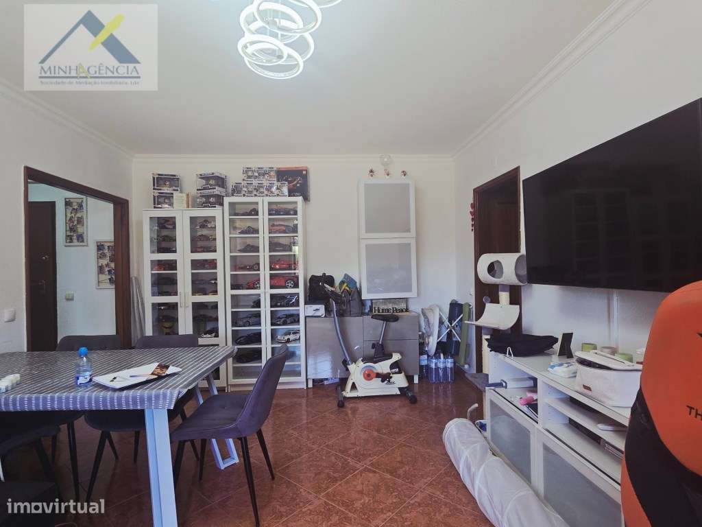 Apartamento T2 com Arrecadação no Vale do Cobro em Setúbal-6