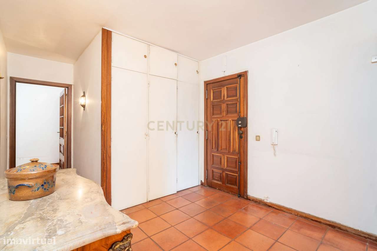 T6 com terraço de 150 m² em Celas-12