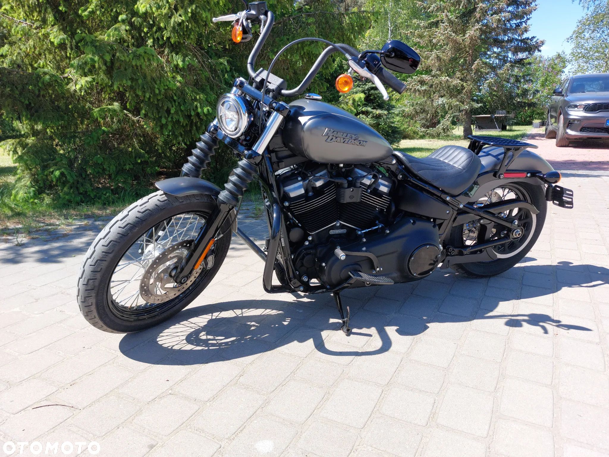 Harley-Davidson Dyna Street Bob - 1