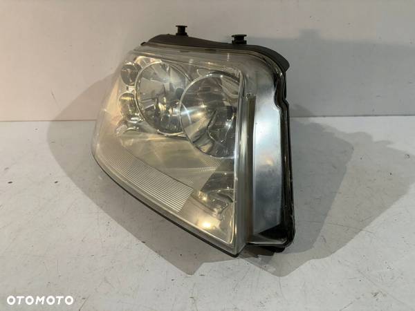 VW Sharan Lampa przednia H7 Prawa - 13845 - 2