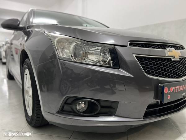 Chevrolet Cruze 1.6 LT - 12