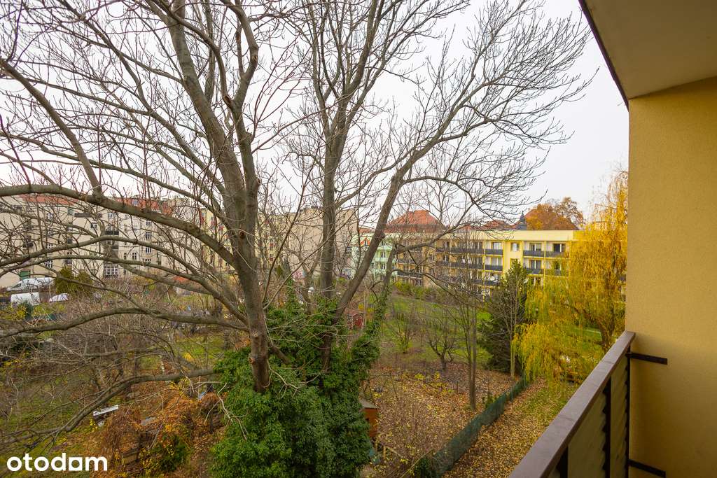 kawalerka z oddzielną kuchnią/Krzyki/Huby/balkon-9