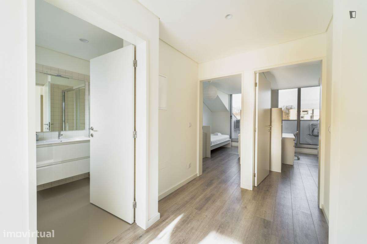 Quarto - localizado em Sé de Braga e São Lázaro Braga - Grande imagem: 5/7