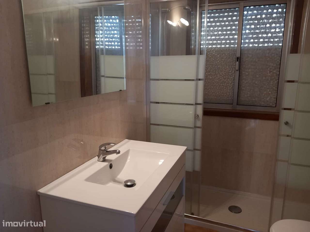 Comprar  Apartamento T2 Dúplex Centro de Gondomar-12