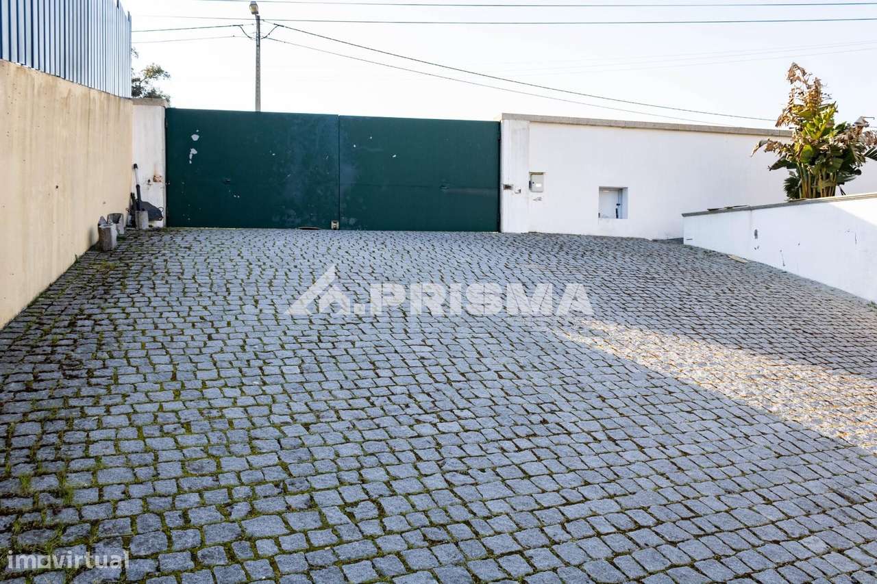 Moradia T5 para Venda em C. Branco-59