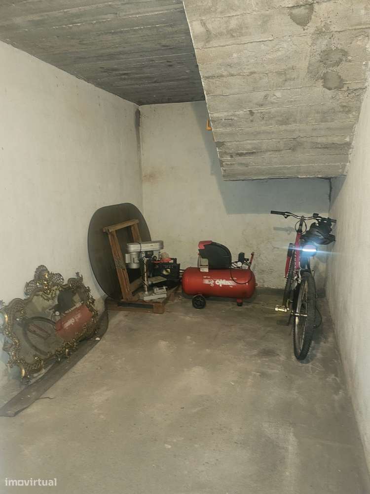 Loja com Arrecadação e Sótão – Entroncamento-6