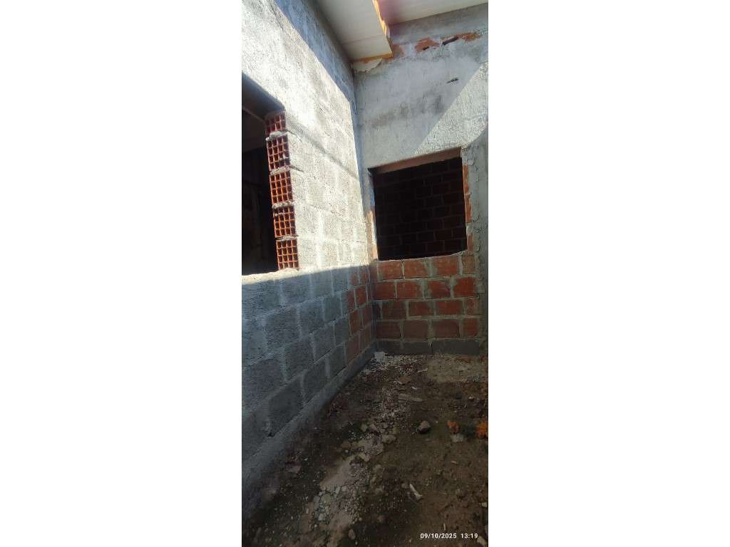 Casa para restauro, excelente oportunidade, com potencial investimento-23