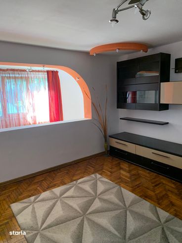 Apartament 3 camere micro 3-4