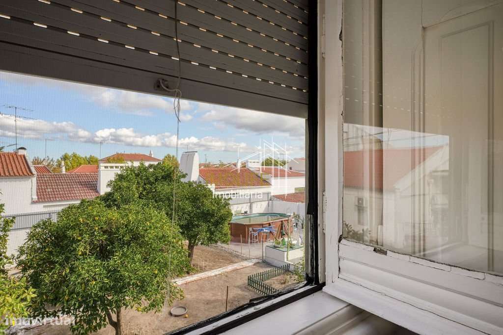 Excelente Moradia com dois pisos no centro do Vimieiro-54