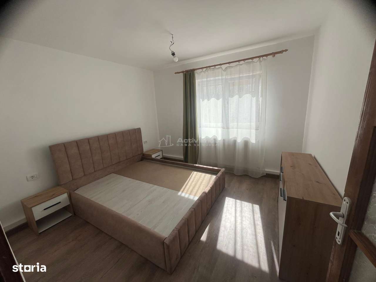 Caransebes, 4 Cam., Dec., Et., 1., Renovat., Pipirig - Imagine principală: 5/18
