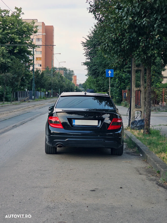 Mercedes-Benz C - 4