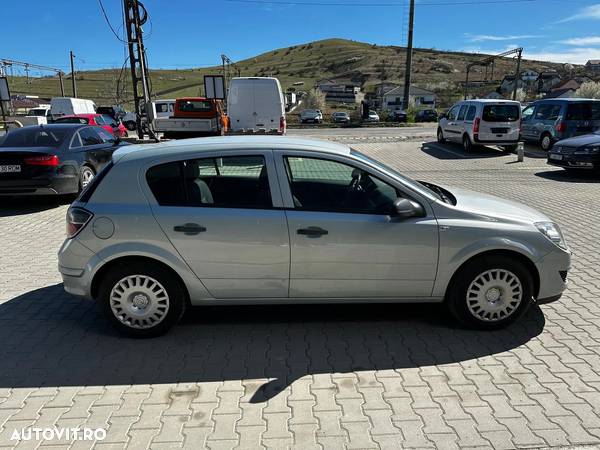 Opel Astra 1.7 CDTI DPF Active - 8