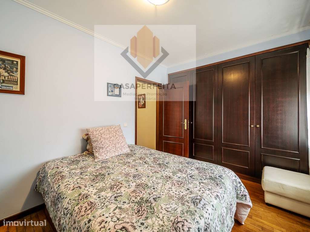 Apartamento T3 Como Novo com Varandas e Box - a 1500 metros da Prai...-29