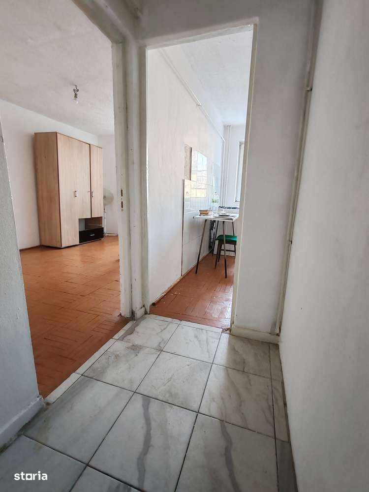 De vanzare!Garsoniera decomandata, etaj 2, 27 mp, Razboieni-2