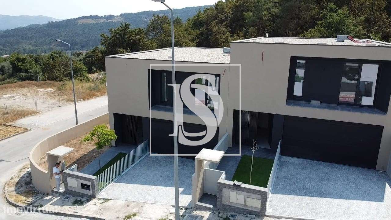 Vivendas T3 em banda situadas em Lanhoso- Póvoa de Lanhoso-10