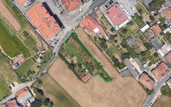 Terreno de 622 m² em Oliveira do Douro