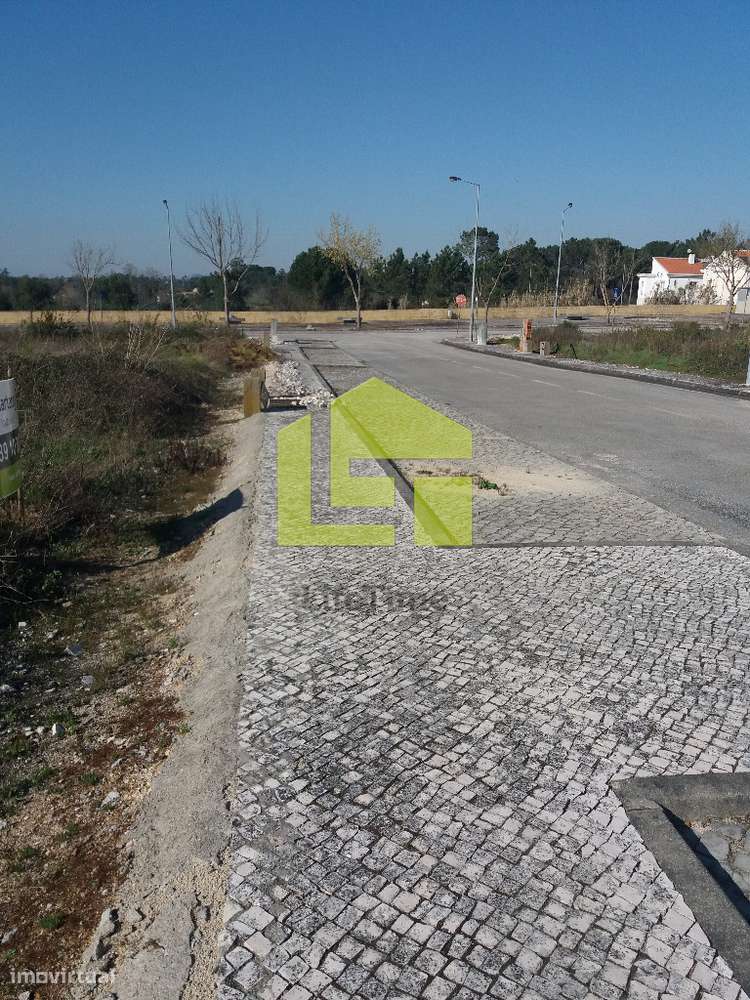 TERRENO - Grande imagem: 2/3